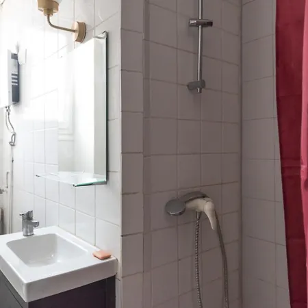 Appartamento Cozy 23 M Studio Near Butte Montmartre Parigi